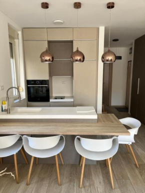Atina apartment, city centre Budva ,luxurious, bright, parking